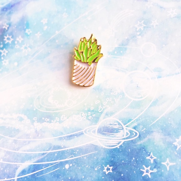 ✨ Tiny Succulent Pin ✨ - Picture 1 of 5